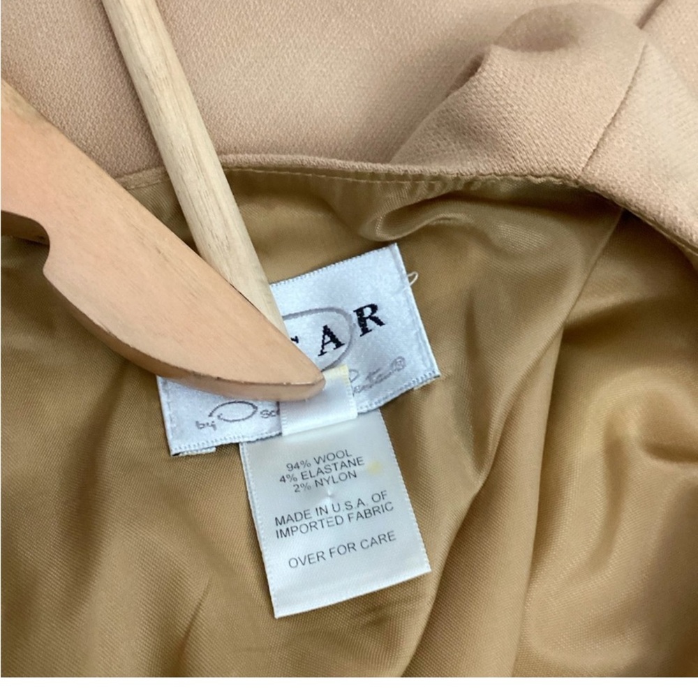 Oscar de la Renta Wool Gold Chain Detail Two Piece Pant Suit in Warm Tan Sz 4 - Picture 10 of 15